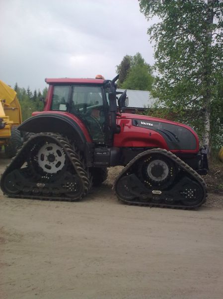 Valtra T202 + soucyn telasarja19
Avainsanat: leivinneva valtra