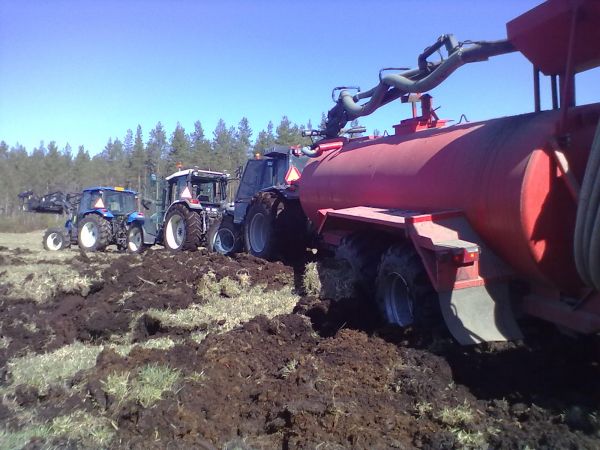 lietekärryn upotus
Avainsanat: valtra lamborghini new holland