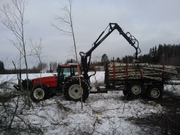 mehtähommia
Avainsanat: valmet valtra metsä savotta