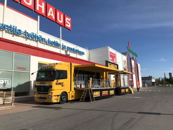 Dewalt  kiertuerekka
Avainsanat: Dewalt actros Mb Suomi mercedes Benz oulu