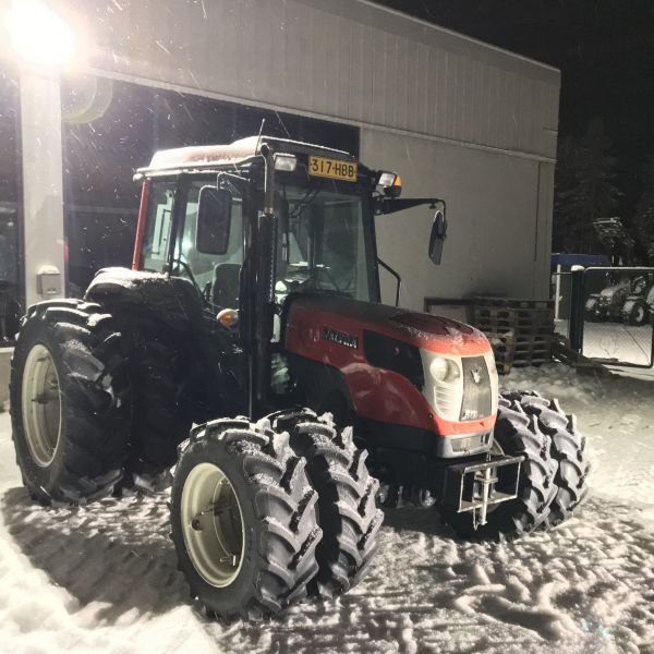 Valtra A73
Ihan näppärän näköinen kone Valtran pihalla bongattu.
Avainsanat: Valtra A73