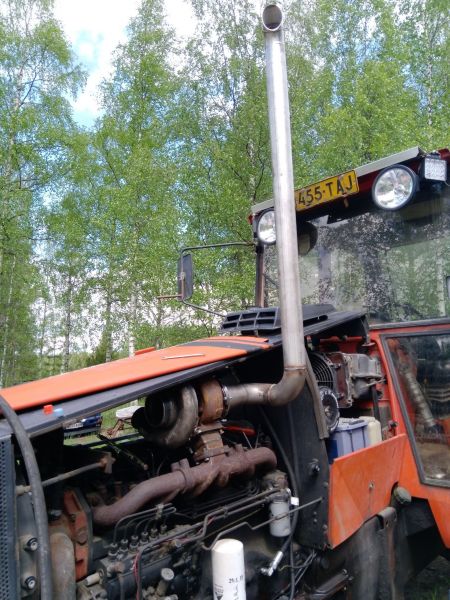 Mutka putkeen
Valmet 611 & Holset HX55
Avainsanat: Valmet 905 Holset