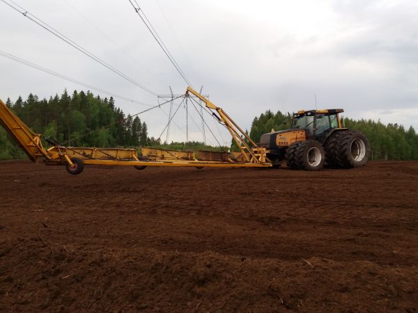 Sisu Valmet 8550 Mega karheamassa
Avainsanat: valmet karheeja