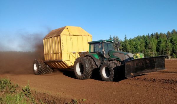 Valtra t190 ja Raiselift 35
