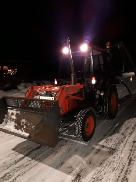 kubota 2550
tein lumityöt ja kävin ajelulla 
