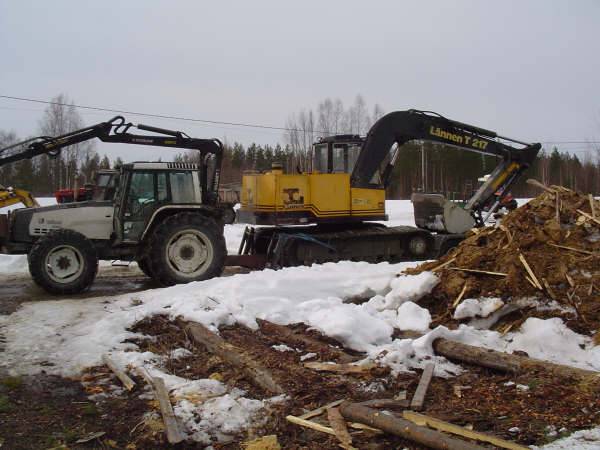 Valmet 8400 ja Lännen T 217
