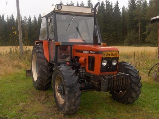 valtra6300 halus Zetorista tuoreen kuvan niin piti laettoo
Avainsanat: zetor