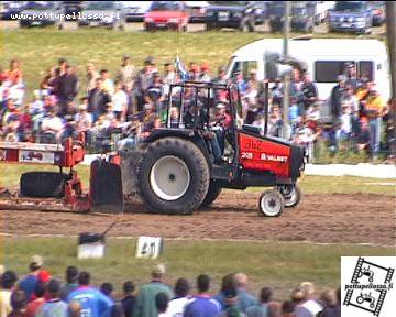 Valmet 205
Haapajärven tractor pulling SM-osakilpailu,farmi 2500kg
Avainsanat: vee856