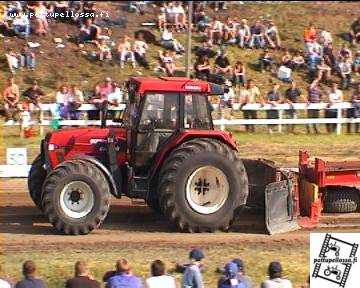 Case 5150
Tyrnävän tractor pullingin SM-osakilpailu,farmi 8000kg
Avainsanat: vee856