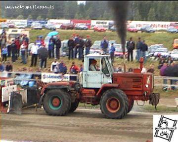 Harkov T-150K
Alahärmän tractor pulling SM-osakilpailu,farmi 8500kg
Avainsanat: vee856