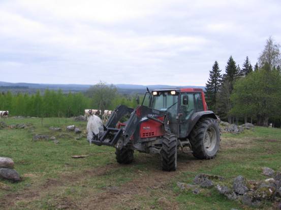 Valtra 6400
kevät 2006
Avainsanat: 6400