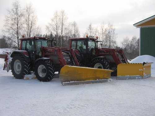 Valtra T130 ja T160
Aurausreissulta tultu
Avainsanat: T130jaT160