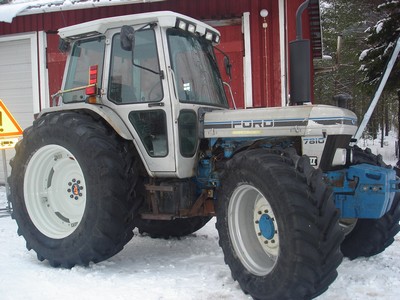 voortin uudet renkaat
edessä 480/65*28 ja takana 600/65*38  firestone
Avainsanat: ford