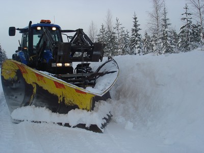 aurausta TM120
oli aika paljon lunta metsäauto tiellä
Avainsanat: new holland