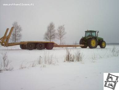 John Deere 8100 ja mettäkonelavetti
John Deere 8100 ja mettäkonelavetti
Avainsanat: Lavetti JD 8100