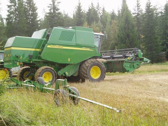 John Deere 1450CWS
Tutun puinnit menossa
Avainsanat: Jontikka peura