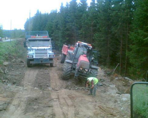 Valtra 8550 & Scania
Maanajoa
Avainsanat: Valtra Scania