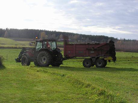 Sonnan ajoa
Valtra ja Tempo 8t
Avainsanat: Valtra tempo