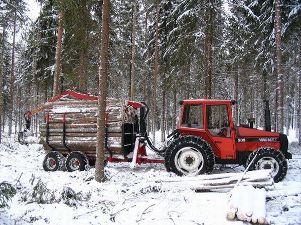 Puu liikkuu pienelläkin vallulla
Vihdoin tuli sen verran pakkasia että korpi kantaa ajaa.
Avainsanat: valmet 505-4