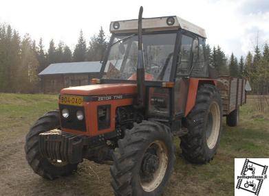 Zetor 7745
Juu tiiän että mulla on näitä Zetorin kuvia jo tiällä mutta testasin kun Walmet anto mulle neuvon lisätä kuvan kun ee minun meenannu antoo lisätä kuvvoo ja tämä näytti toimivan:)
Avainsanat: zetor