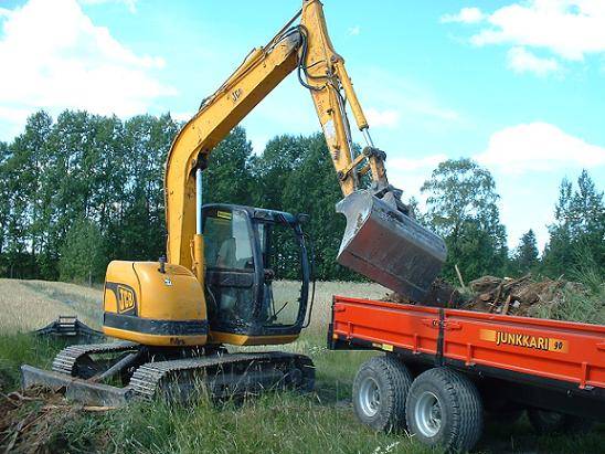 jcb
vanhan ladon pohjan putsausta jcb:n jz70
