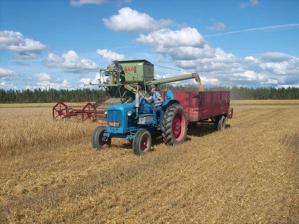 Fordson Major diesel vm 1956 ja Claas Matador Gigant vm 1966
Kyllä vanhoillakin laatukoneilla pärjää!
Avainsanat: majuri claas gigant