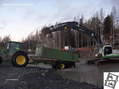 lavan pesua vasaan asuntomessu alueella hitachi vähä viruutteloo jontikan kärryn lavaa
Avainsanat: jontikka