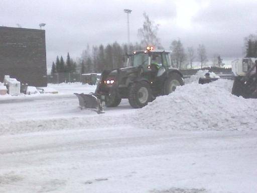 Valtra M 130& Pomen nivelaura
Avainsanat: Valtra