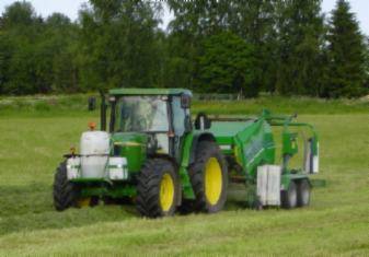 JD 6610
Paalainveturi JD 6610 vm 2002 ja Agronic combi paalaimena
Avainsanat: traktori John Deere
