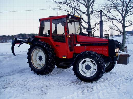 Valmet 705 ja Hakki 220
Loistava risujen ja rankojen keruu yhdistelmä
Avainsanat: Valmet 705 Hakki