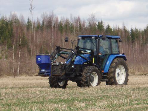 Heinämaiden paikkausta
Avainsanat: Newholland