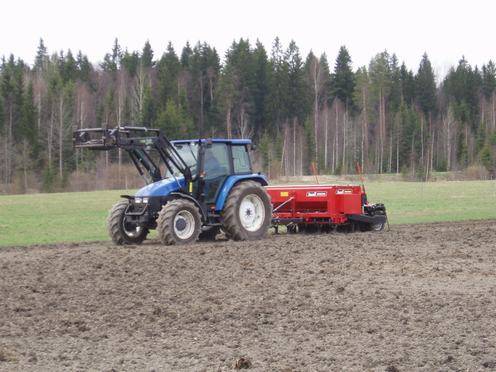 Kylvöö
NH TL100 & Tume HKL 2500
Avainsanat: newholland