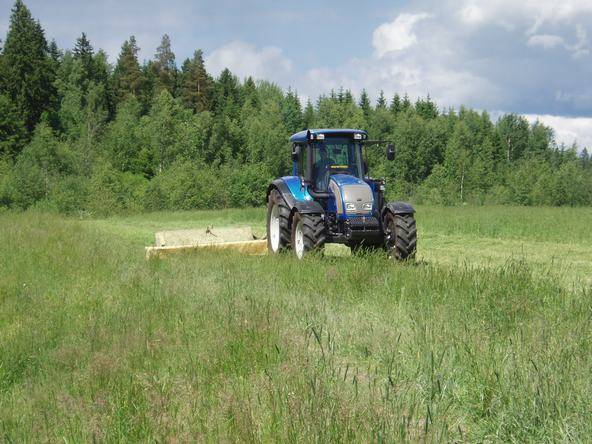 Valmet C150 testissä ja Krone AM 243 CV
Avainsanat: Valmet