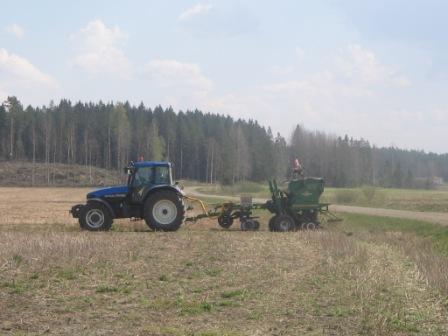 New Holland TM 150 ja Great Plains CP 1000F
New Holland ja Great Plains urakointia
Avainsanat: New Holland Great Plains Suorakylvö