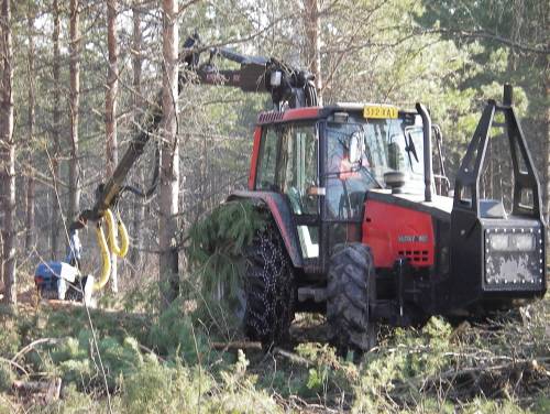 Valmet 6600 Kronoksen kuormaajalla ja Keto Forstilla
Harvennusta
Avainsanat: Valmet Kronos Keto