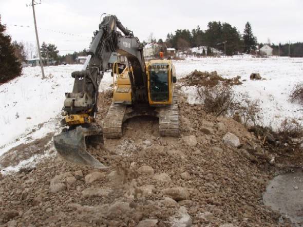 VolvoEC210
Patoa tekemäsä
