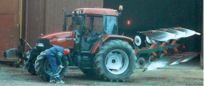 CX100 +kverneland 16"
pomon vanha traktori nykyään mxu100
Avainsanat: cx100