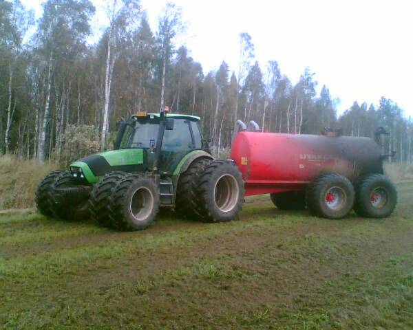 deutz-fahr 140 ja Pomo-Livakka 12,5 M3
Lietteelle kyytiä
Avainsanat: deutz