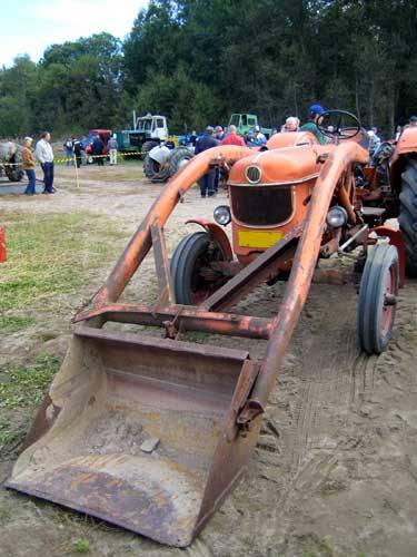 Deutz ja etukauha
Kuvattu Hyvinkäällä "Rauta & Petrooli"-näyttelyssä
