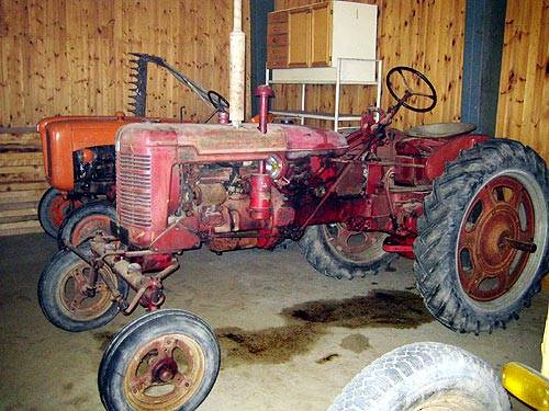 Farmall (luultavasti)
Muistaakseni vanha Farmall Kovelan traktorimuseossa
