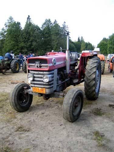 Massey Ferguson
Kuvattu Hyvinkään "Rauta & Petrooli"-näyttelyssä. Tarkempia tietoja kaivataan
