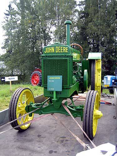 John Deere vm. -38
Kuvattu Hyvinkään "Rauta & Petrooli"-näyttelyssä.
