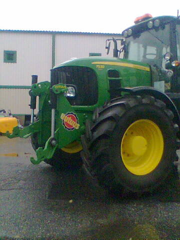 john deere 7530 + HESE 6t etuNOSTOlaite
oli niin komia ettei voinu olla ottamatta kuvia
Avainsanat: john deere 7530 + HESE 6t