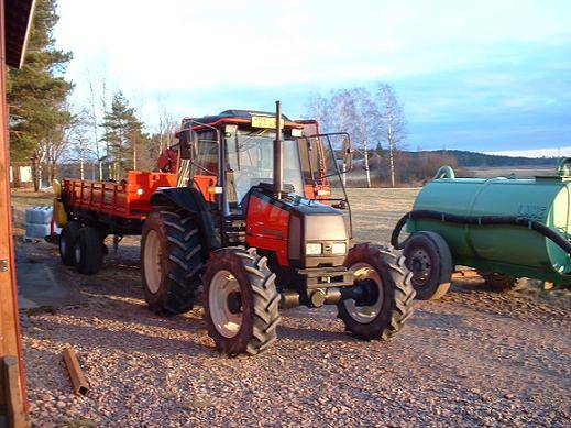 valtra, lamen imupainevaunu, tekon paskakärrit...
