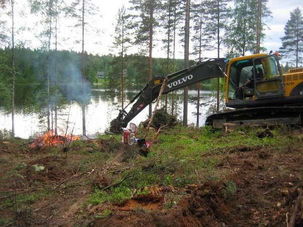 volvo ec180 lc vm: 2004
ei ole kyllä ihan varma että jaksaako pitää makkara tikun ylhäällä kun ei tuota voimaa ole kun 125 kilowattia.. 
Avainsanat: volvo ec