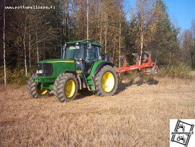 John Deere 6520 SE vm. -05 ja Agrolux
tulipahan tuollaasellakin kokeeltua kyntää viime syksynä.
Avainsanat: JD 6520 SE Agrolux