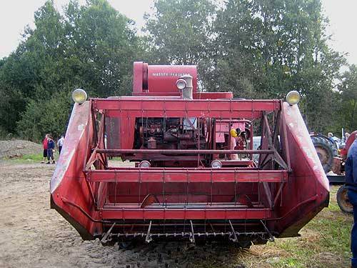 Massey-Fergusonin puimuri
Kuvattu Hyvinkäällä "Rauta & Petrooli"-näyttelyssä
