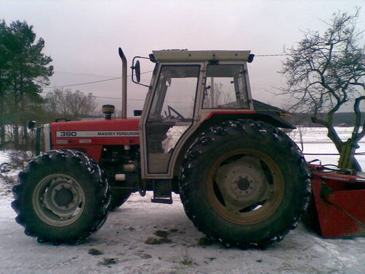 massey ferguson 390
massey ferguson 390 vuosimallia 1996
Avainsanat: massikka