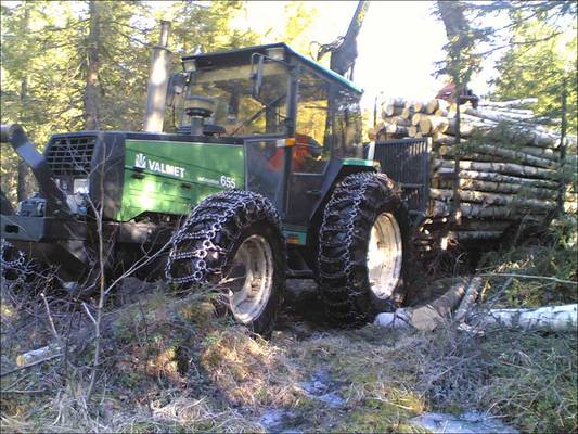 mettävalmetti
valmet 655+joutsa 33+omavalmiste kärry
Avainsanat: valmet 655 joutsa omavalmiste