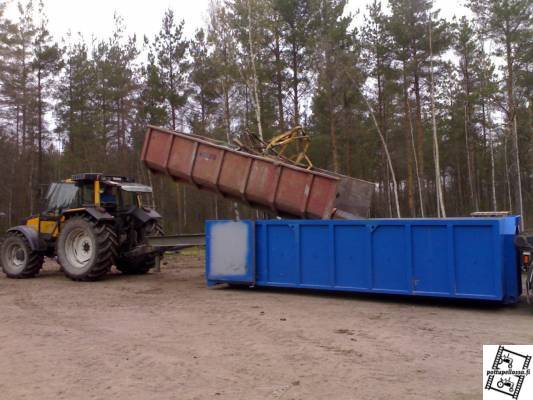 Käyhän se lavan täyttö näinkin
8400 ja tempo
Avainsanat: 8400 tempo